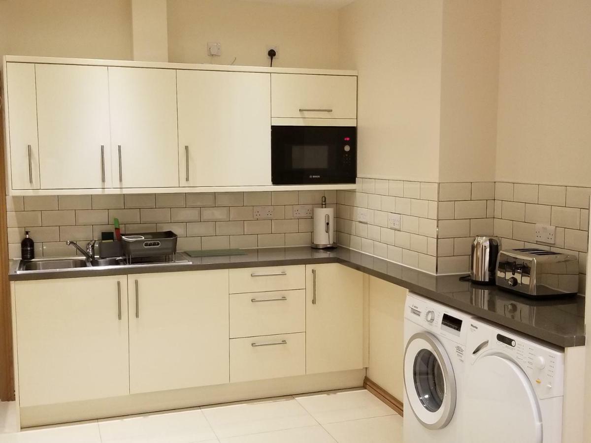 London Luxury Apartments 1Min Walk From Underground, With Free Parking Free Wifi المظهر الخارجي الصورة